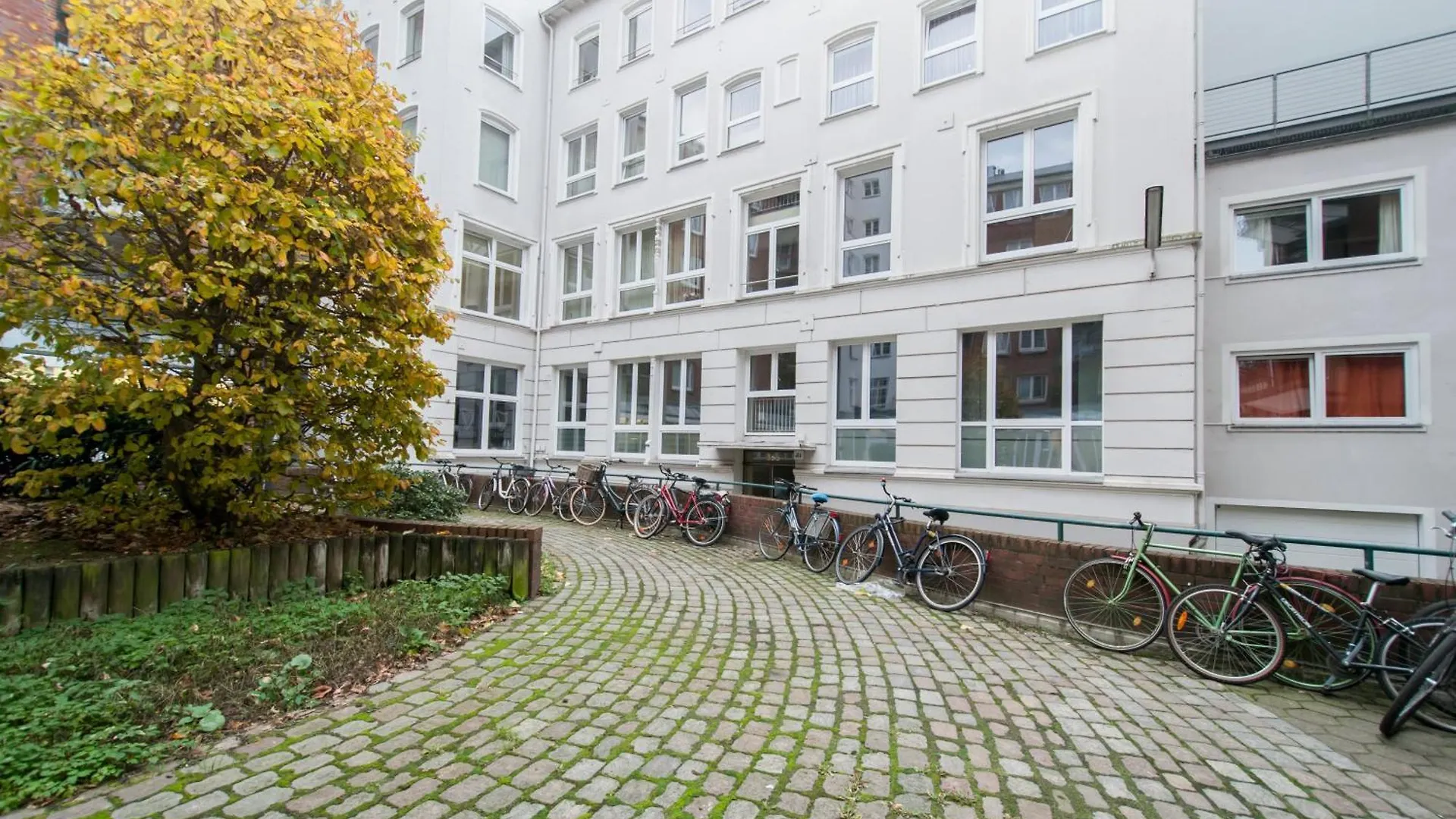 Apartment Appartements in der historischen Deichstrasse contactless Check in Hamburg